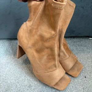 Elegant Tan Suede Heeled Boots